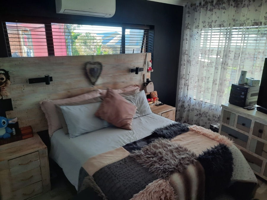 3 Bedroom Property for Sale in Reebok Western Cape